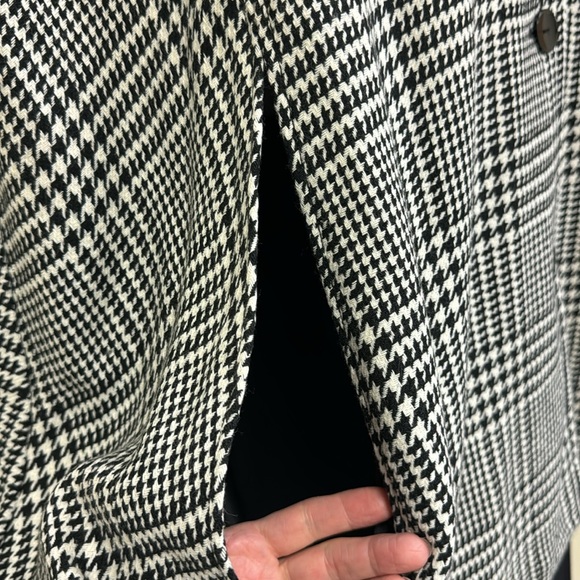 Plus size Talbots black & white herringbone cape with hood - Picture 3 of 7